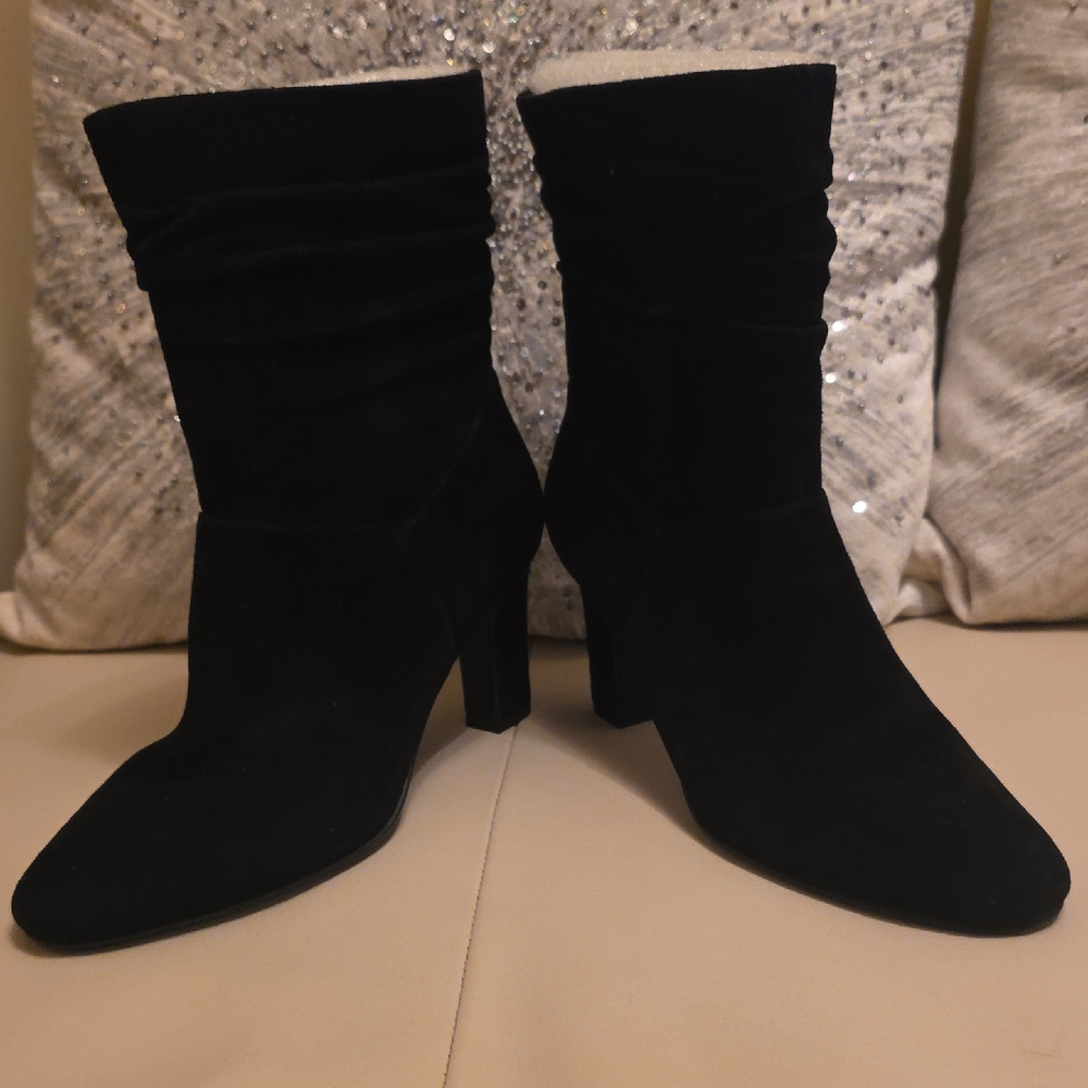 Women’s Black Faux Suede Mid-Calf Heel Boots